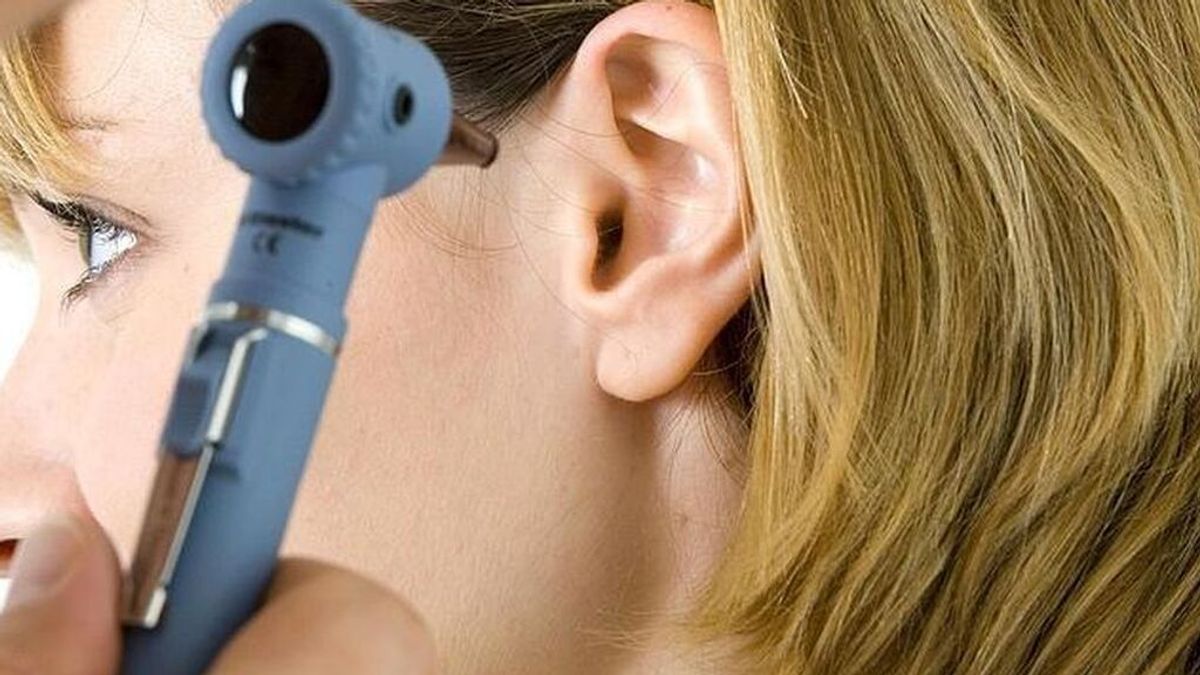 Dolor de oídos: Descubren un nuevo síntoma en contagiados por la variante ómicron