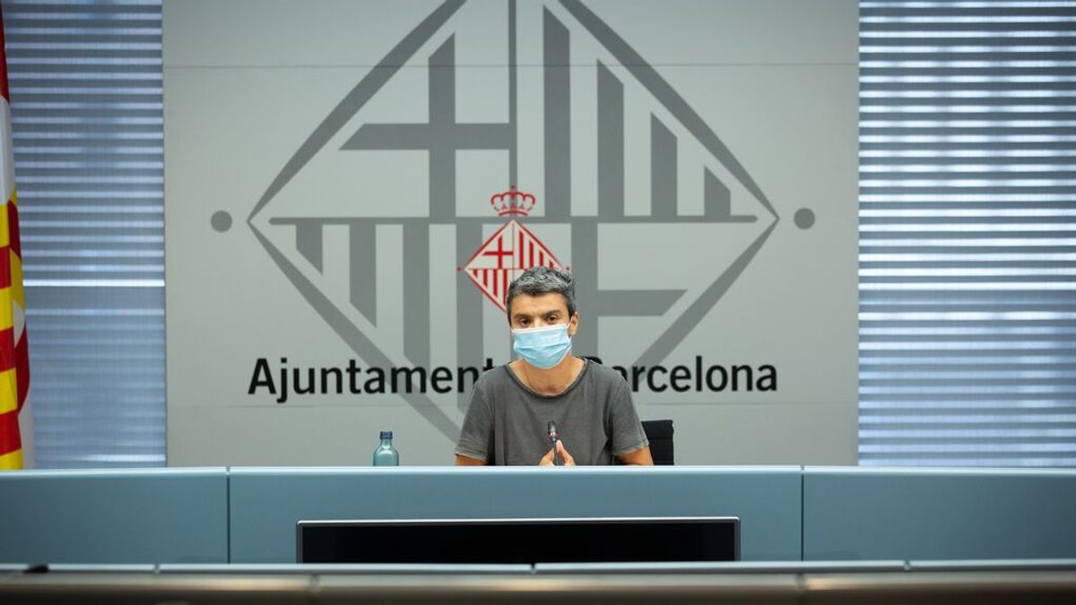 El Comité Ético reprocha a Colau nombrar asesora a la pareja de la concejal Lucia Martín El Comité Ético reprocha a Colau nombrar asesora a la pareja de la concejal Lucia Martín