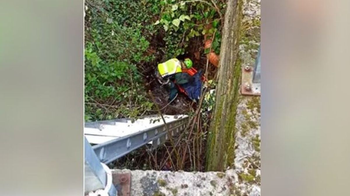 Aparecen dos cuerpos sin vida en la orilla de un arroyo en la parroquia asturiana de Turón Aparecen dos cuerpos sin vida en la orilla de un arroyo en la parroquia asturiana de Turón