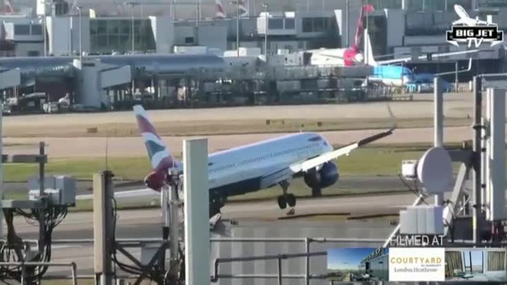 Fuertes rachas de viento impiden el aterrizaje de un avión en Londres