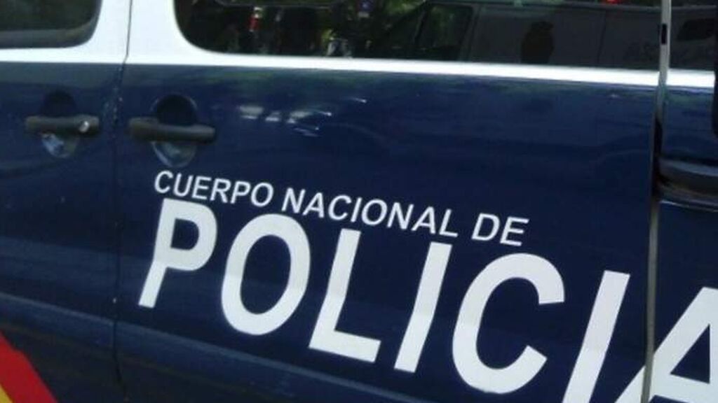 Detenido un hombre estadounidense por matar a su mujer en Los Barrios, Cádiz, y enterrarla en Alzira