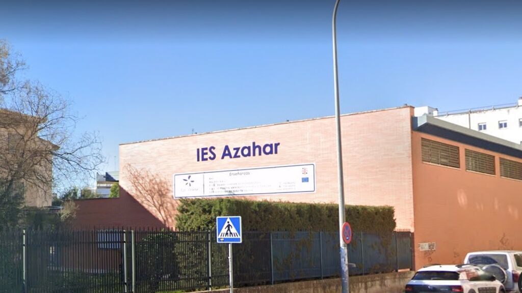Detenido el menor de 14 años que agredió a una profesora por pedirle que se pusiera la mascarilla en Sevilla Detenido el menor de 14 años que agredió a una profesora por pedirle que se pusiera la mascarilla en Sevilla