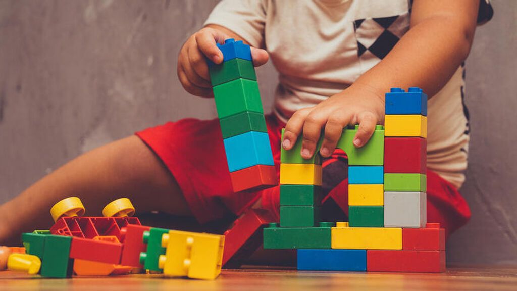 ¿Cuáles son los beneficios de que los niños jueguen con Lego? De mejorar su concentración a que socialicen en la escuela o en el parque.