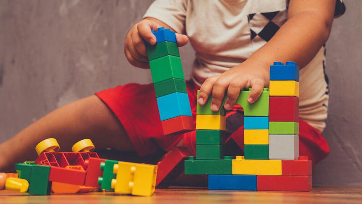 ¿Cuáles son los beneficios de que los niños jueguen con Lego? De mejorar su concentración a que socialicen en la escuela o en el parque.