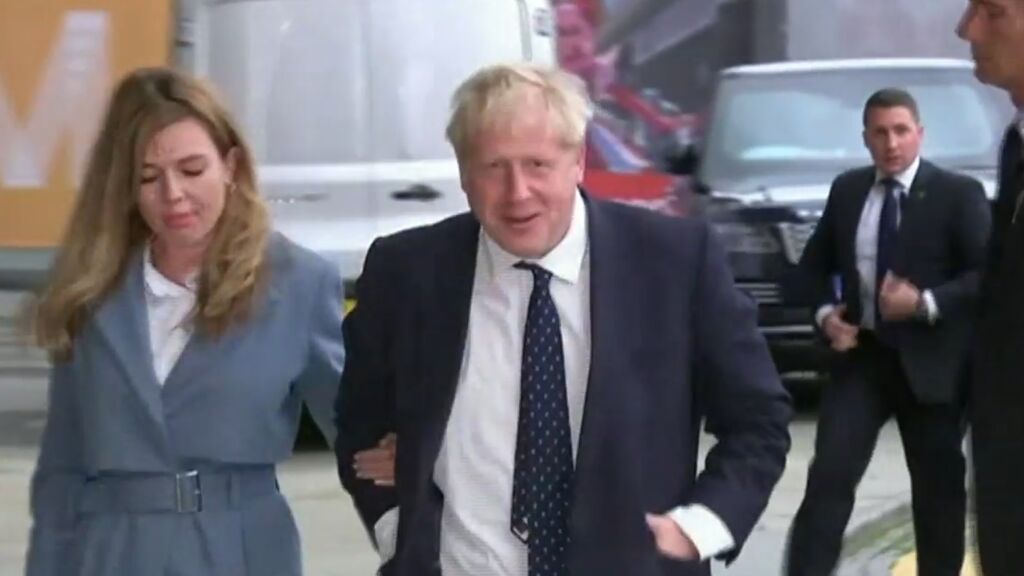 Boris Johnson fue a otroa fiesta en enero de 2021 para despedir a un funcionario de Downing Street