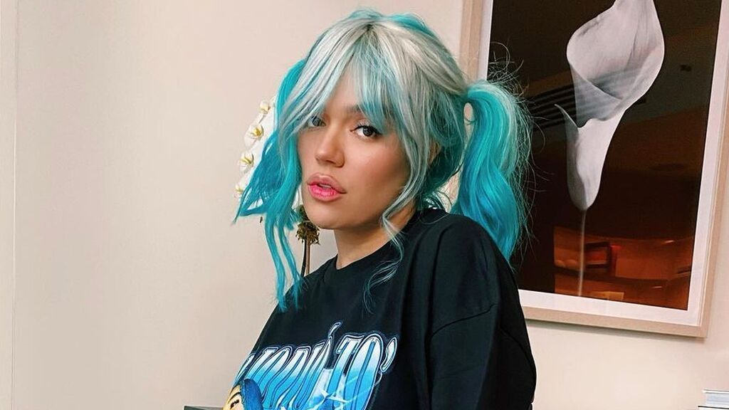 Karol G tapa sus tatuajes con maquillaje y sus fans le piden que borre los que tiene dedicados a Anuel AA