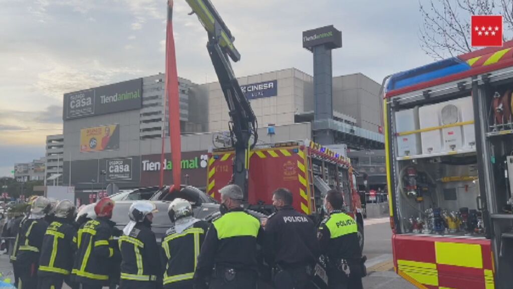 Un vehículo sin conductor atropella y deja atrapada a una mujer en Majadahonda