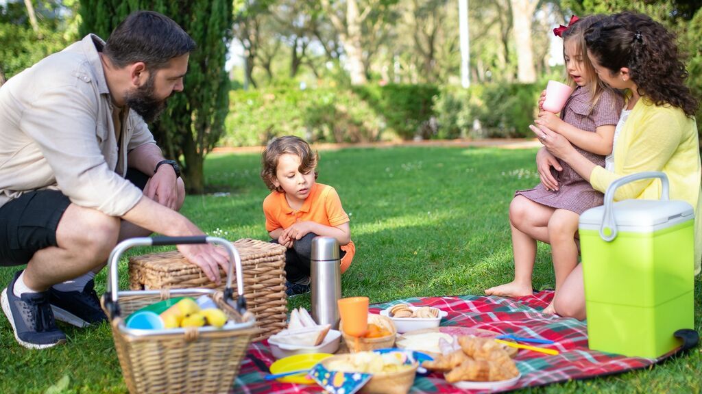 La mitad de los niños en España tienen padres no casados: así hemos cambiado desde los 80