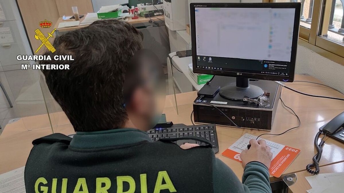 Detenido en Sanxenxo por colgar tutoriales en internet sobre fabricación de explosivos Detenido en Sanxenxo por colgar tutoriales en internet sobre fabricación de explosivos