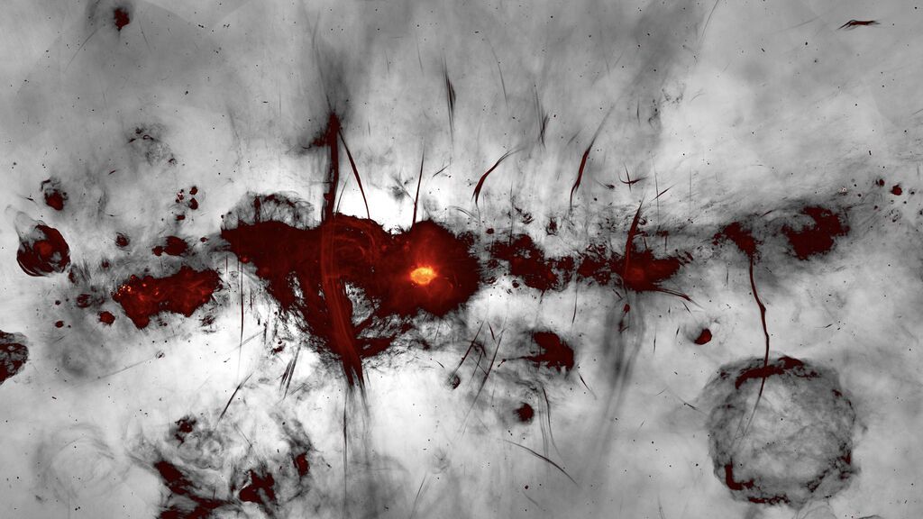 La mirada de las ondas de radio dibuja el 'lienzo' del violento y convulso centro de la Vía Láctea