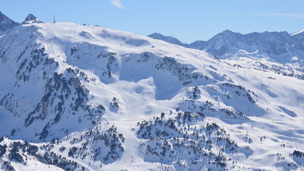 Muere un esquiador tras sufrir una caída en la estación de Baqueira Beret Muere un esquiador tras sufrir una caída en la estación de Baqueira Beret