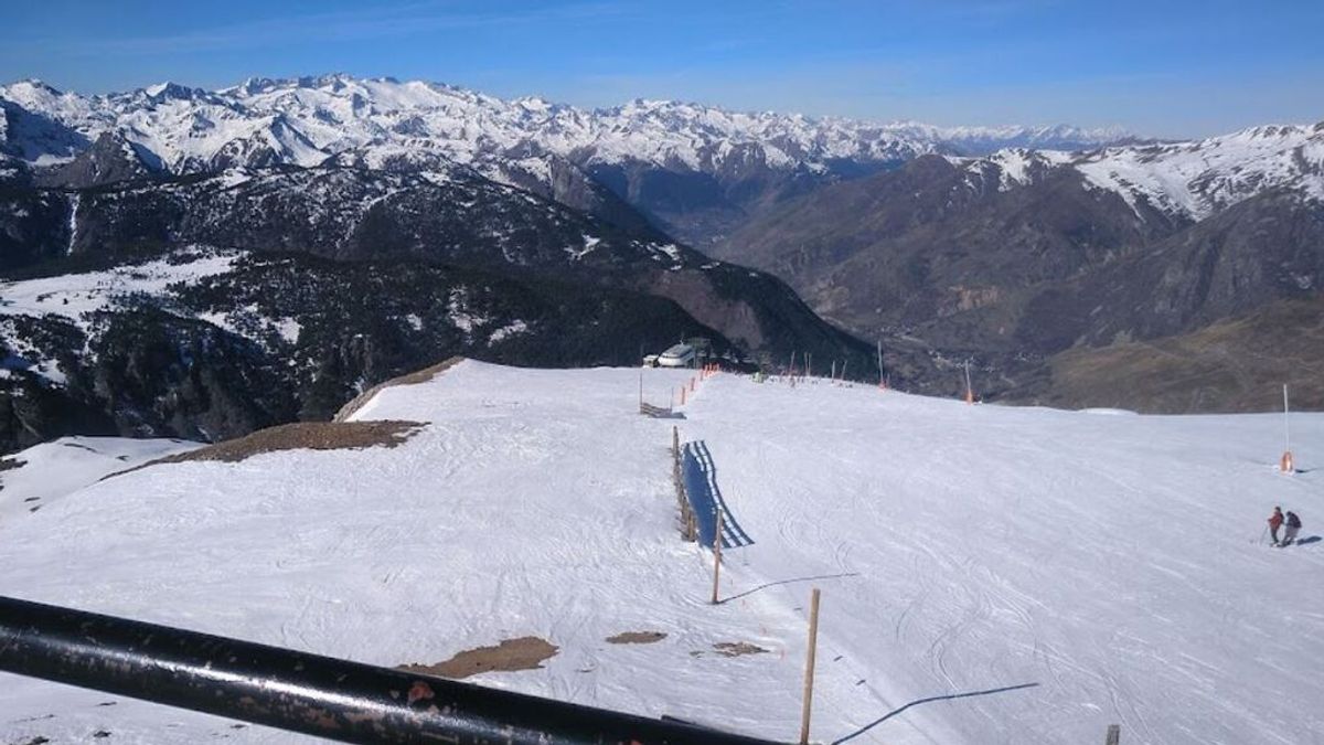Muere un esquiador de Vigo al sufrir una caída en Baqueira: viajó con unos amigos hasta la estación de esquí