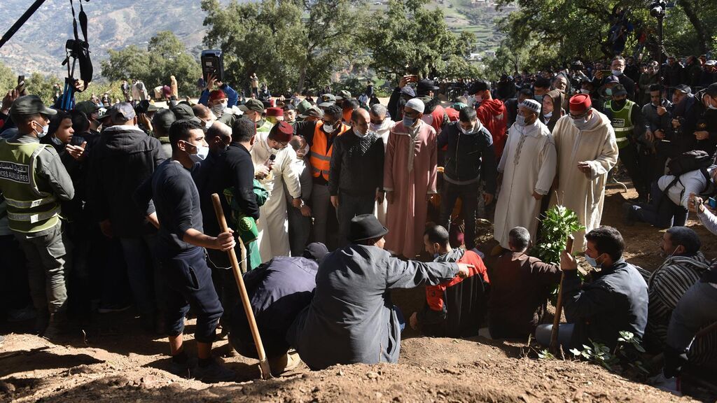 Marruecos da el último adiós a Rayan: cientos de personas han acudido al funeral del pequeño