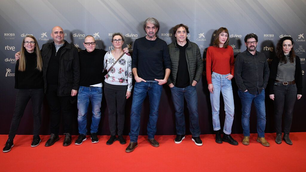 EuropaPress_4114402_foto_familia_equipo_buen_patron_pelicula_nominada_36_edicion_premios_goya