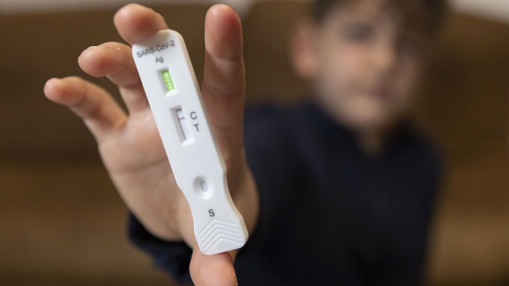La venta de test de antígenos registra la mayor caída desde el inicio de la sexta ola