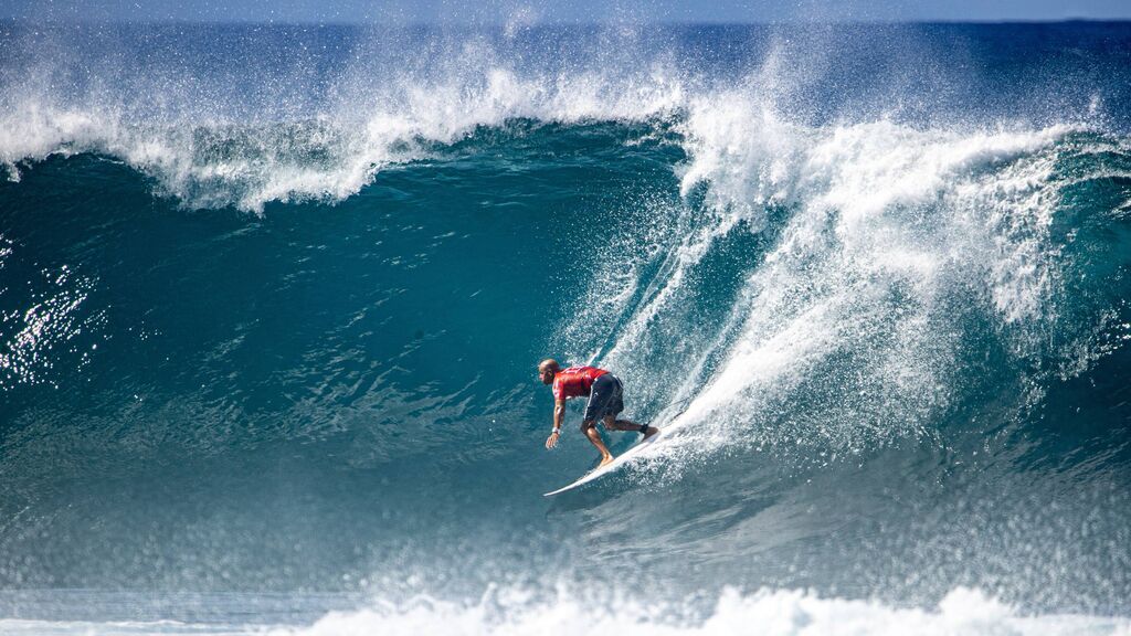 Kelly Slater, el mito del surf que ha vuelto a ganar a los 50: su sueño olímpico y su polémica con las vacunas de Djokovic