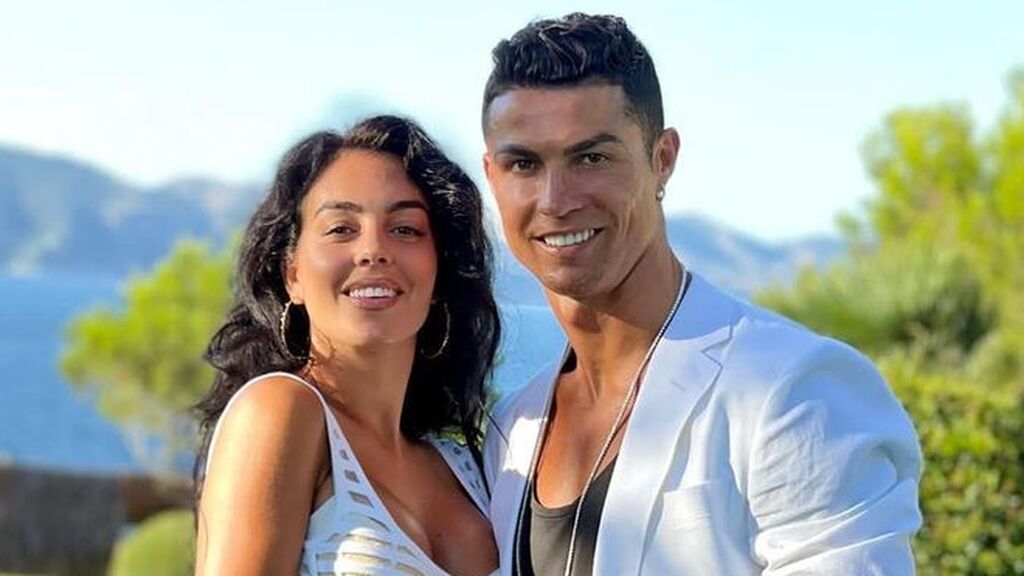 Georgina Rodríguez regala a Cristiano Ronaldo un coche valorado en 100.000€