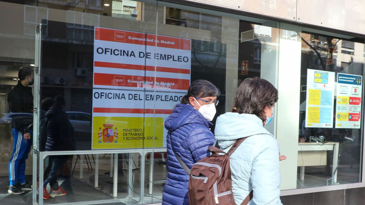 Exterior de oficina de empleo en Madrid