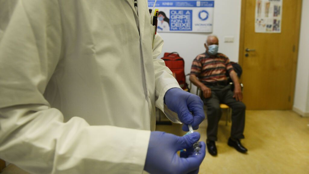La sanidad gallega abandona a su suerte a un médico obligado a atender a 106 personas durante 14 horas de urgencias