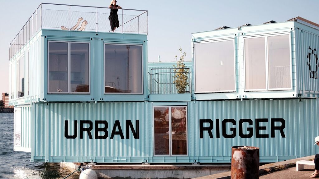 urban-rigger-bjarke-ingels-kim-loudrup-floating-student-houses_dezeen_2364_col_2-1704x1097