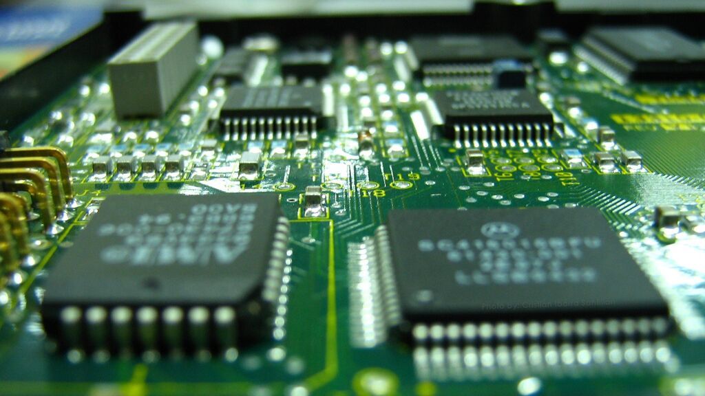 Europa se harta de la dependencia de los microchips asiáticos y anuncia que invertirá en su fabricación