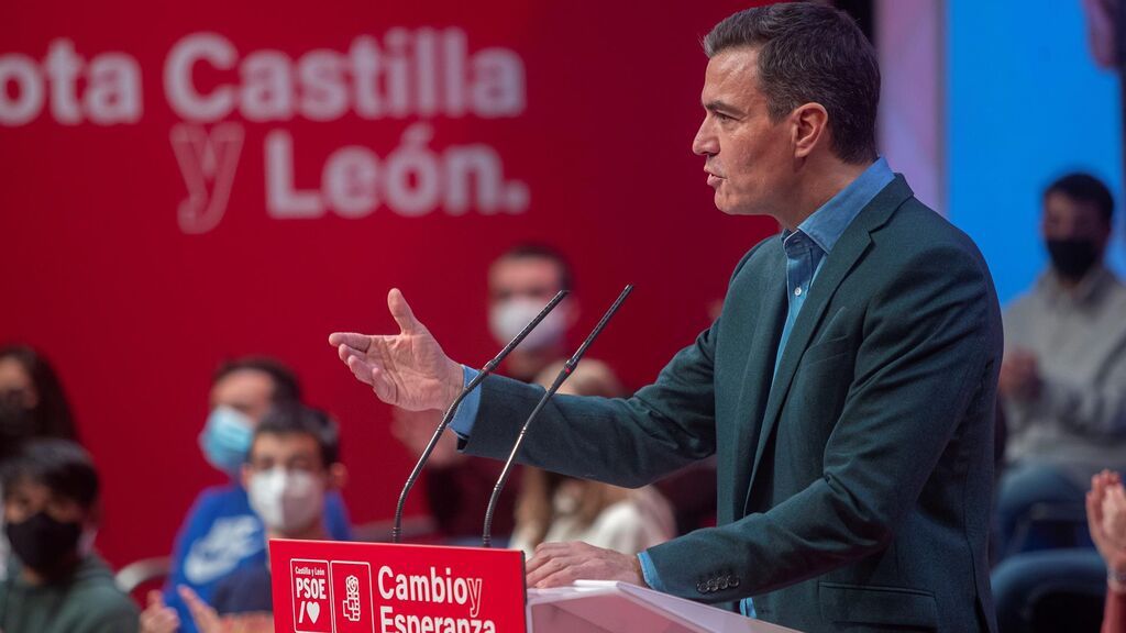 Pedro Sánchez asegura que hace poco "era un sueño" ser mileurista y hoy ya es "una realidad" Pedro Sánchez asegura que hace poco "era un sueño" ser mileurista y hoy ya es "una realidad"