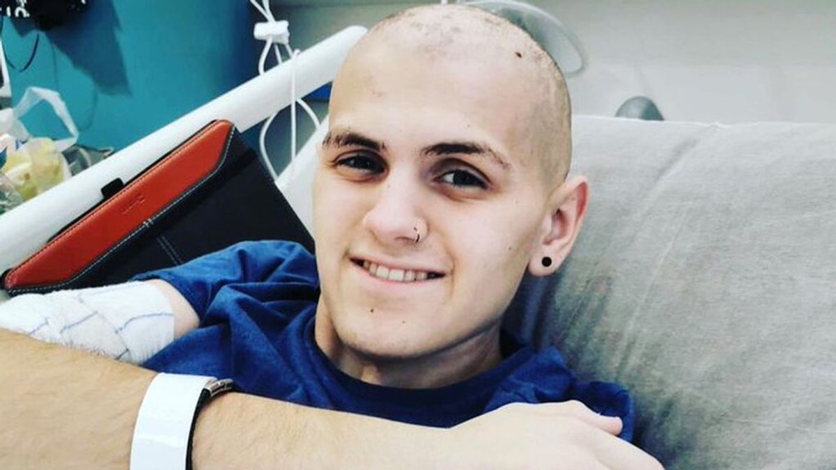 Rhys Langford, un joven con cáncer terminal, muere tras recaudar dinero para otro niño que sufre la enfermedad