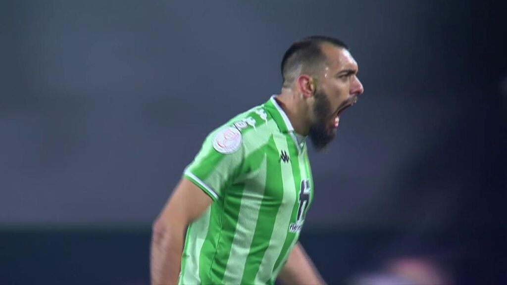 El Panda implanta su ley: golazo de Borja Iglesias desde fuera del área tras regatear a toda la defensa del Rayo (1-1)