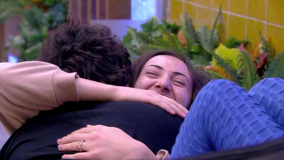 La noche interminable de Rafa y Carmen: de su enfado al tierno abrazo de reconciliación