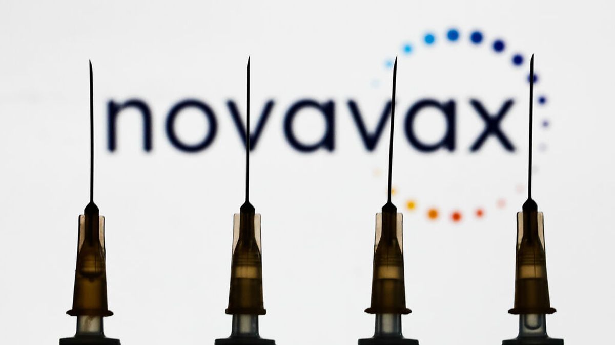 Los alergólogos cuestionan el criterio de Sanidad de vacunar con Novavax a alérgicos