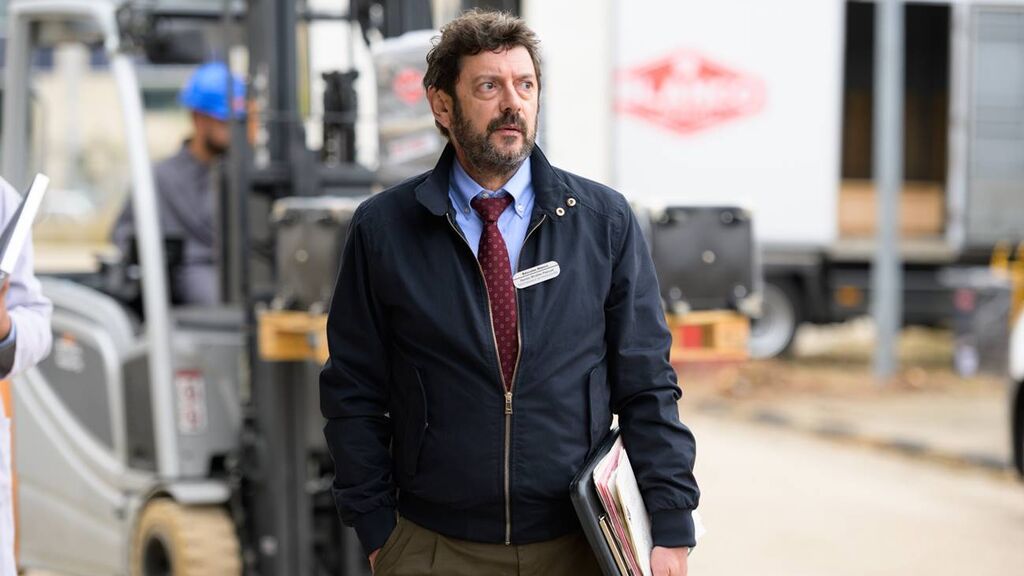 EuropaPress_3950658_actor_oscar_fuente_posa_photocall_pelicula_buen_patron_21_septiembre_2021 (1)