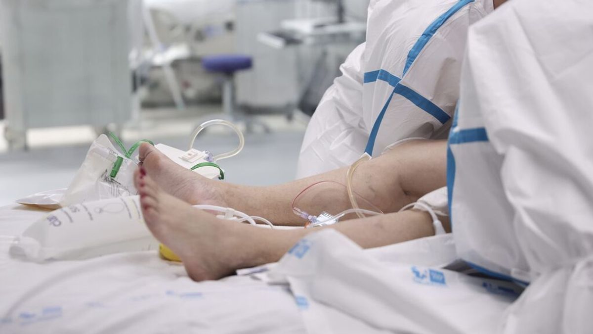 El Hospital de Vigo en que falleció una mujer terminal sin visita hasta el final de familiares defiende su actuación El Hospital de Vigo en que falleció una mujer terminal sin visita hasta el final de familiares defiende su actuación