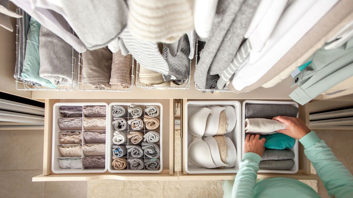 Estos son los trucos para organizar tu armario de la ropa y aprovechar al máximo todo el espacio.