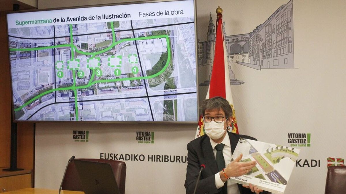 El alcalde de Vitoria, Gorka Urtaran, anuncia la puesta en marcha de las obras de la 'supermanzana'