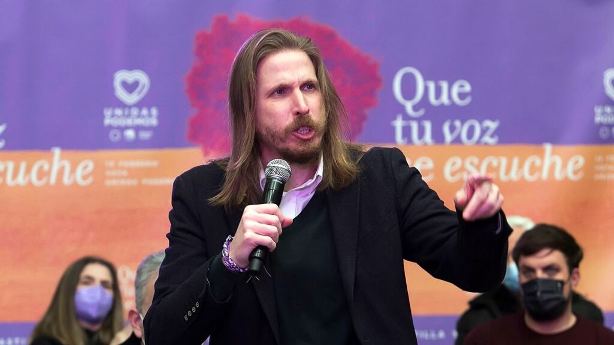 Pablo Fernández, de Unidas Podemos, ejerce su derecho al voto: "Puede ser un día histórico en Castilla y León"