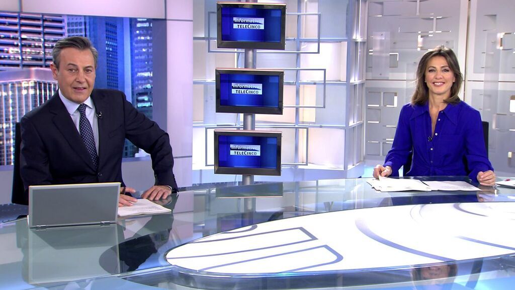 Con José Ribagorda y Ángeles Blanco Informativos Telecinco 2022 Noche 12/02/2022