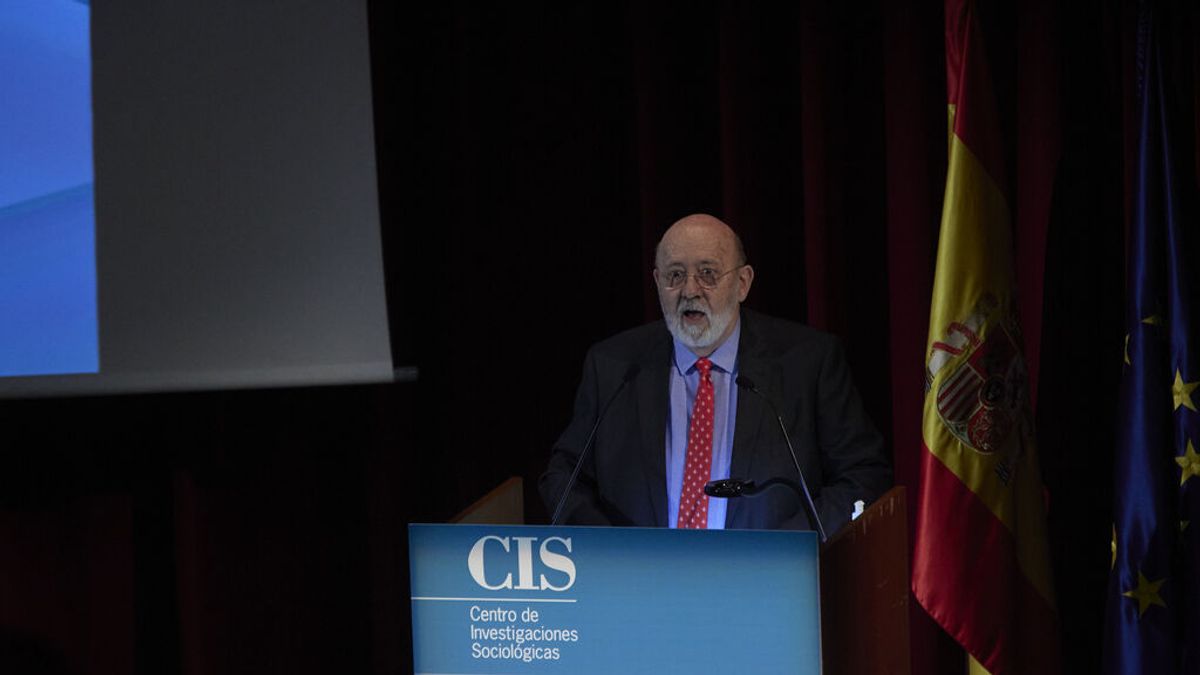 El CIS se defiende de las críticas y responde que sus encuestas son científicas, "ni magia, ni adivinación" El CIS se defiende de las críticas y responde que sus encuestas son científicas, "ni magia, ni adivinación"