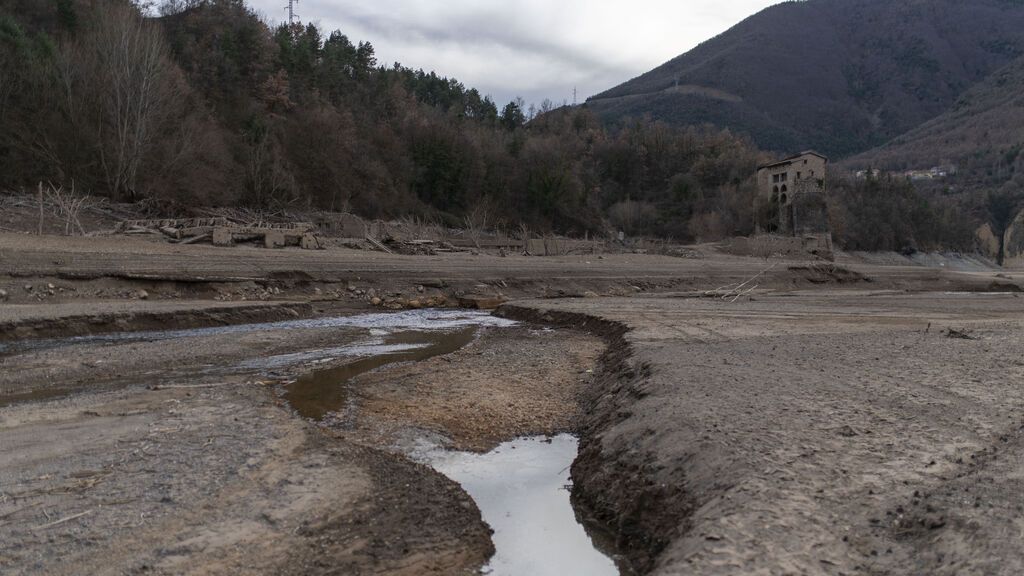 EuropaPress_4232496_pantano_baells_encuentra_56_capacidad_bergada_barcelona_catalunya_espana