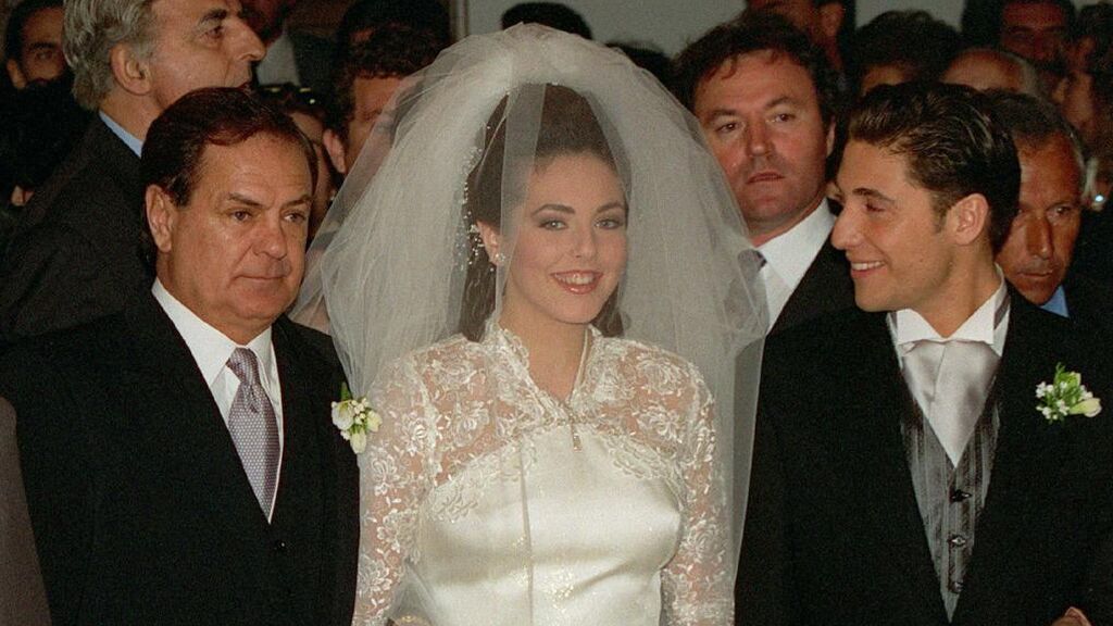 La novia lució un imponente vestido.