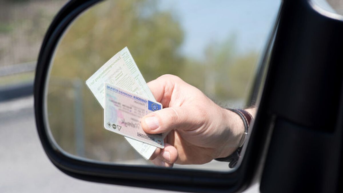 Qué multa te pueden poner por conducir con el carnet caducado