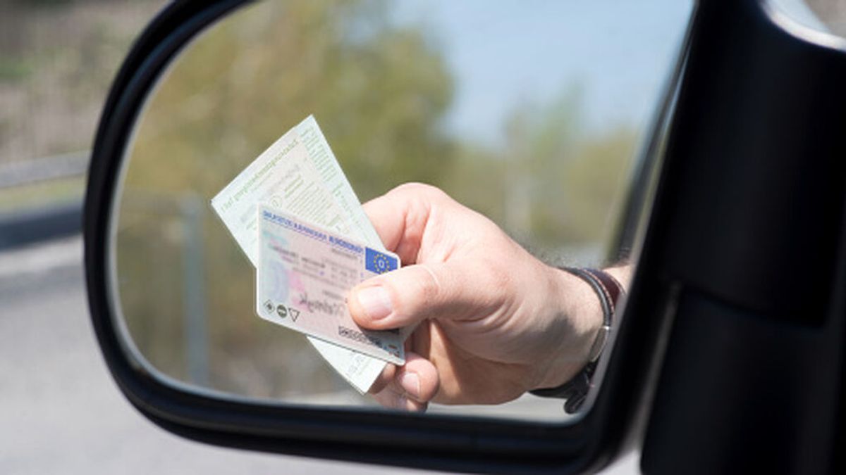 Qué multa te pueden poner por conducir con el carnet caducado Qué multa te pueden poner por conducir con el carnet caducado