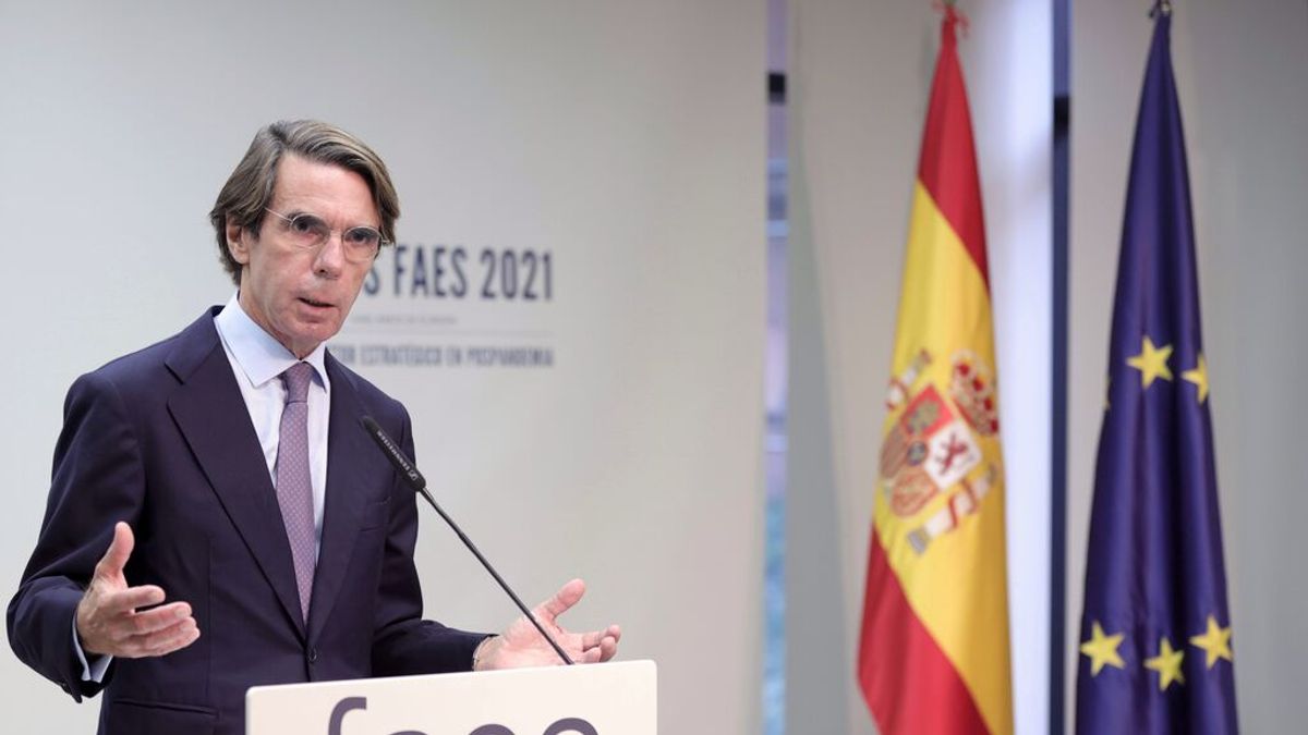 En directo: Aznar, en el Círculo Ecuestre En directo: Aznar, en el Círculo Ecuestre