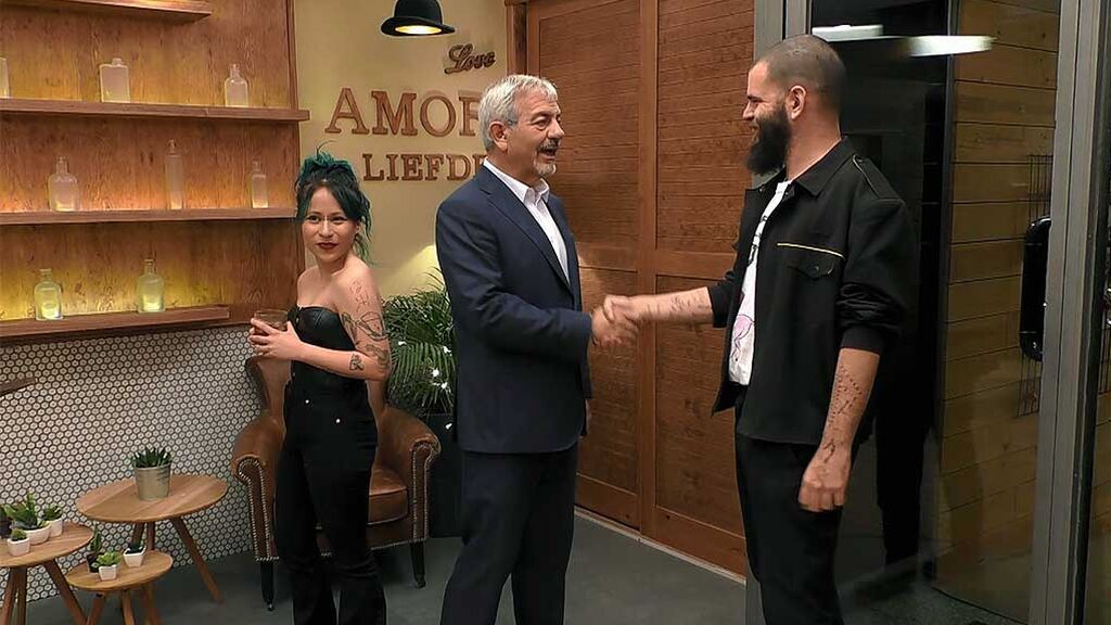 Diego, un nuevo miembro en la relación abierta de Karl y Manuel: “Buscamos a una cuarta persona”