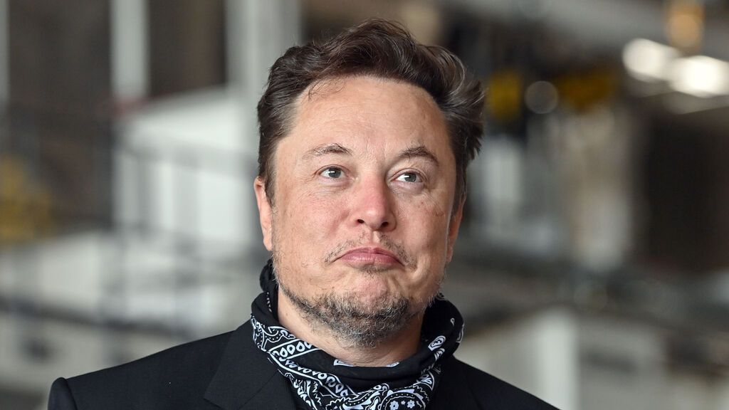 Elon Musk compara al primer ministro de Canadá con Hitler por reprimir el 'convoy de la libertad'