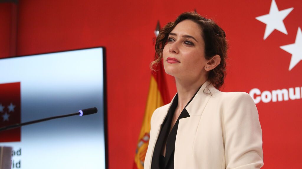 Ayuso apunta a Casado y pide responsabilidades por un "ataque cruel e insensato"