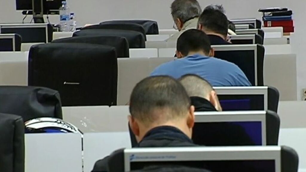 Fraude en el examen teórico de conducir en La Rioja: cámaras ocultas y pinganillos casi indetectables