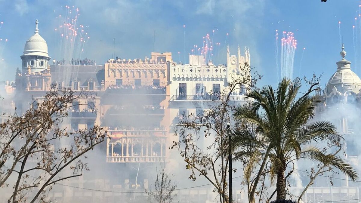 Valencia sortea 200 entradas para vivir las 'mascletaes' desde el balcón municipal