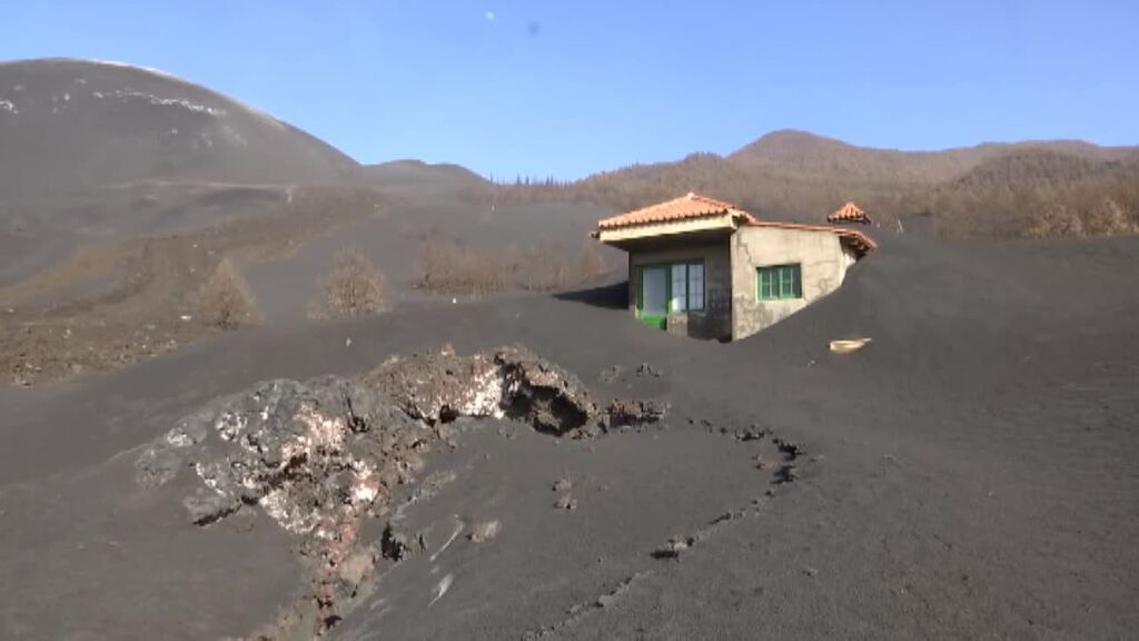 La vida sigue interrumpida en la zona afectada por la erupción del volcán de La Palma