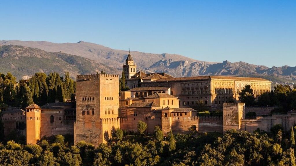 La Alhambra es uno de los lugares más bellos de Andalucía.