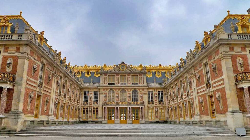 El Palacio de Versalles fue construido por Luis XIV.